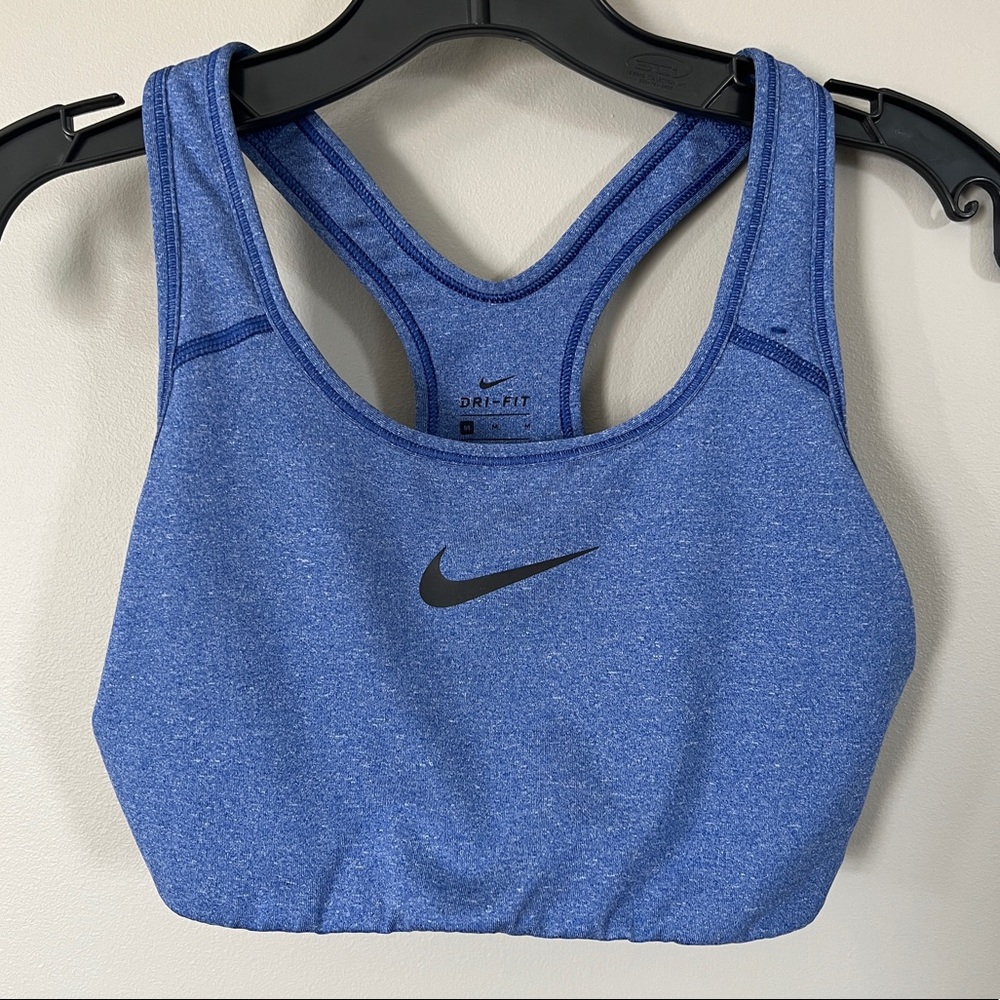 Women’s Nike Swoosh Dri-FIT Sports Bra